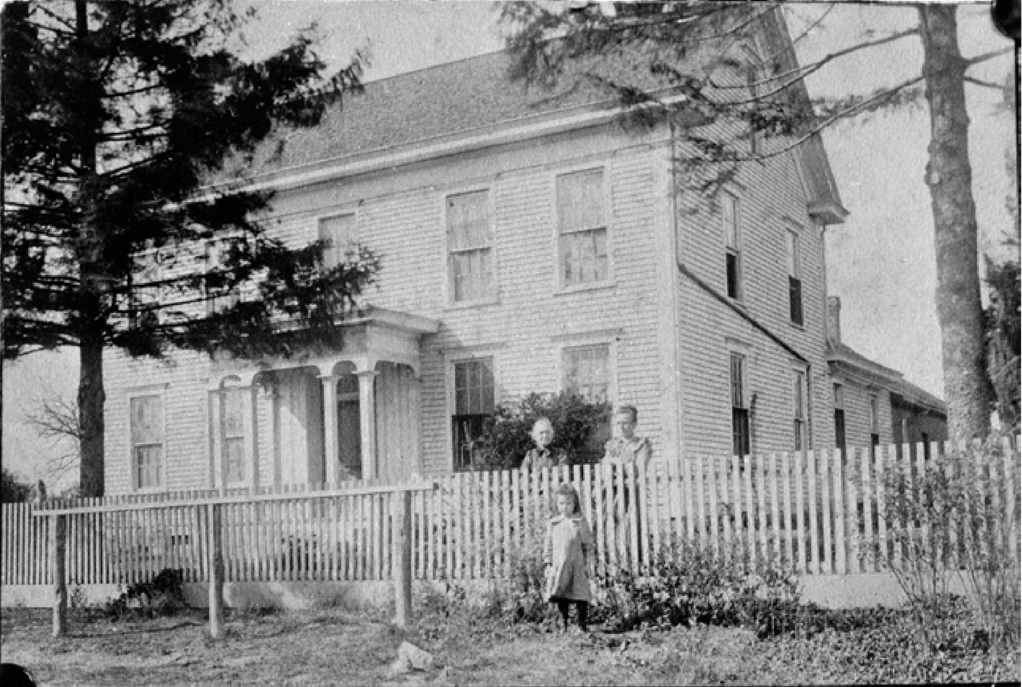 Blair House; 823 North Maple Street